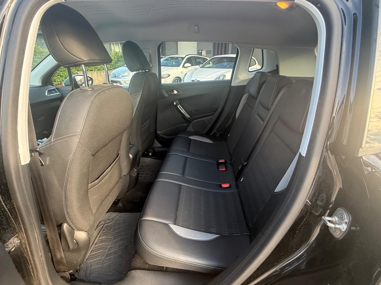 Peugeot 2008 BlueHDi 100 Allure