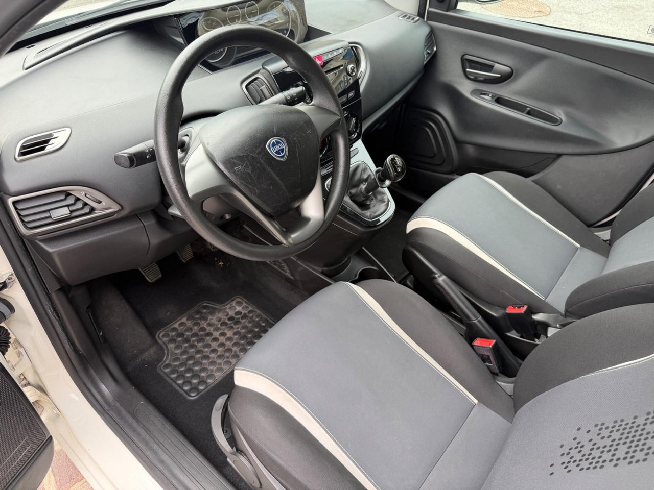 Lancia Ypsilon 1.2 69 CV 5 porte GPL Ecochic Gold