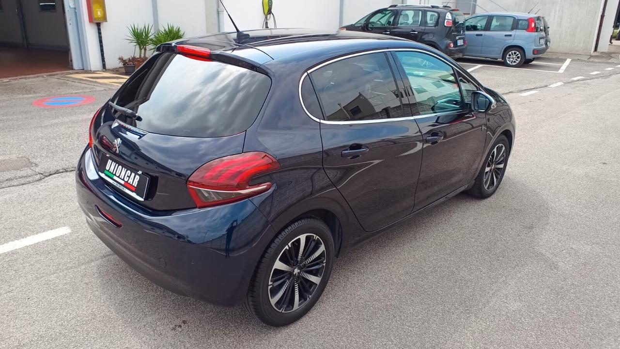 Peugeot 208 PureTech 82 5 porte Allure