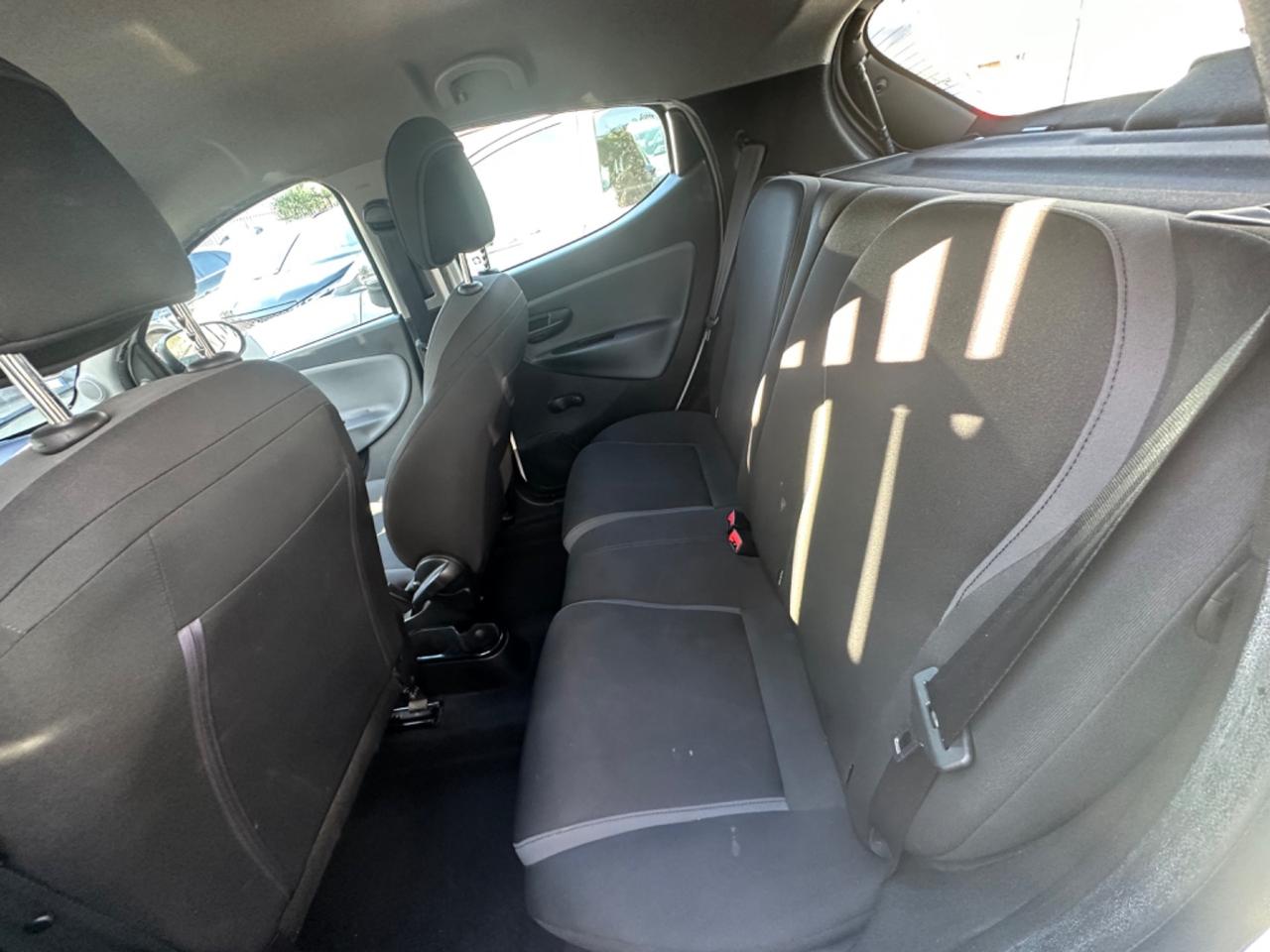 Lancia Ypsilon 1.2 69 CV 5 porte Silver