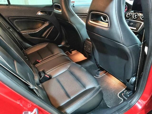 MERCEDES GLA 200 Premium