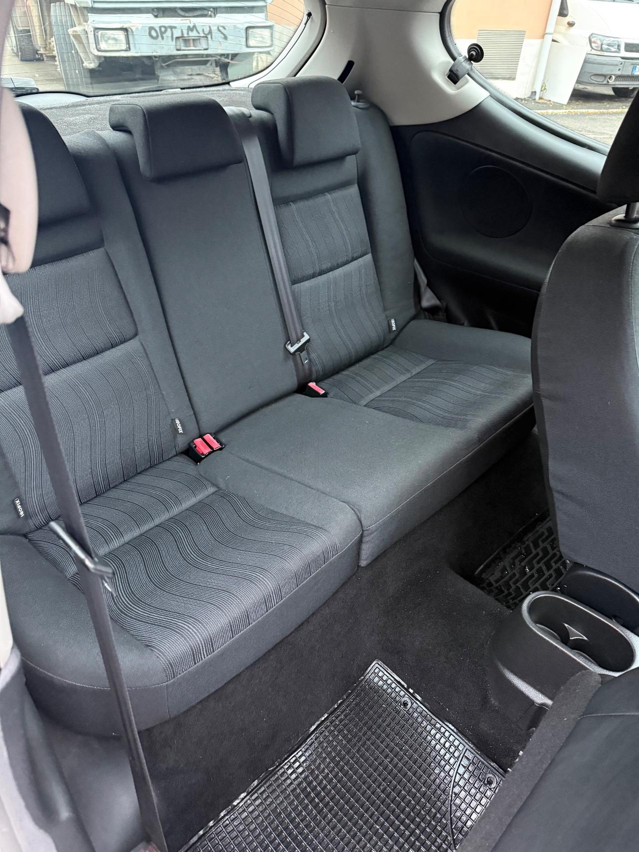 Peugeot 207 1.4 8V 75CV 3p. ONE Line