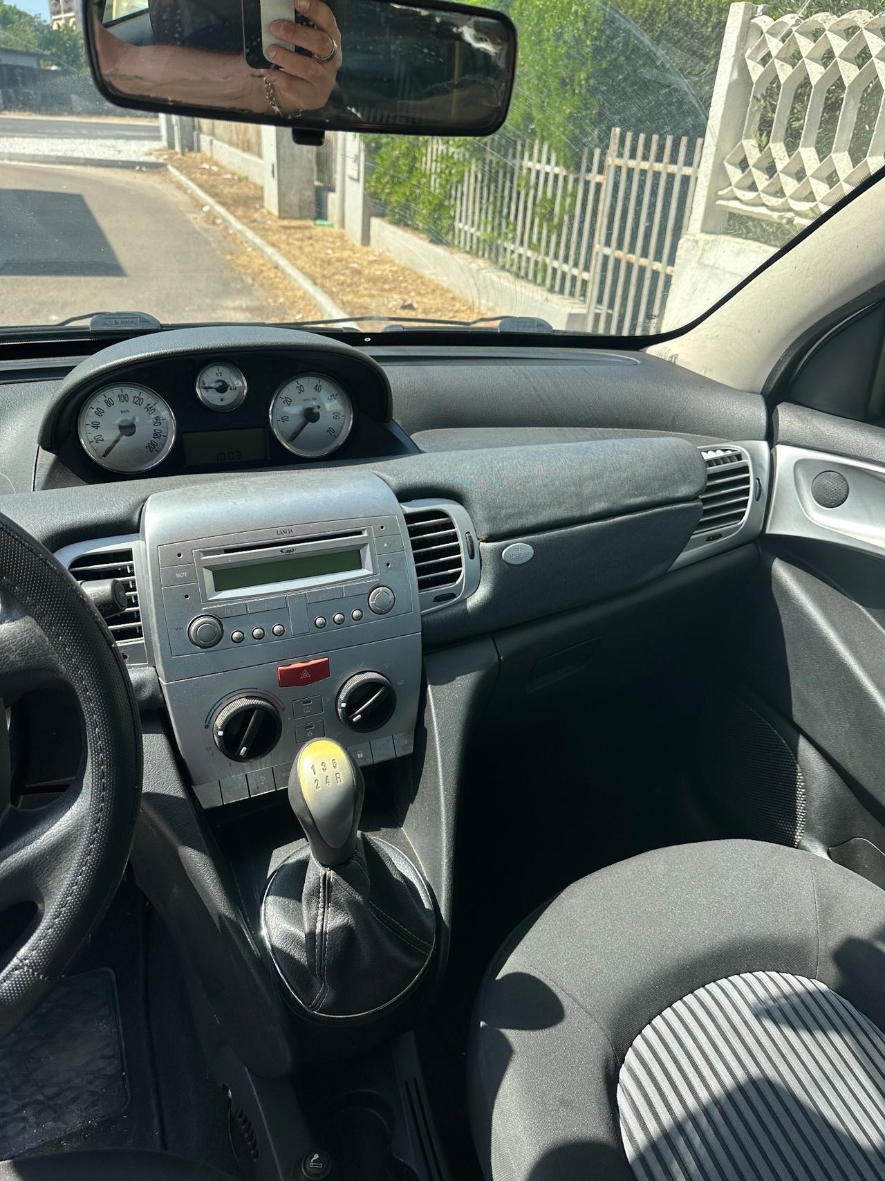 Lancia Ypsilon 1.3 MJT 75 CV Platino NEOPATENTATI PRONTA CONSEGNA