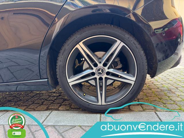 MERCEDES-BENZ A 200 d Automatic Premium