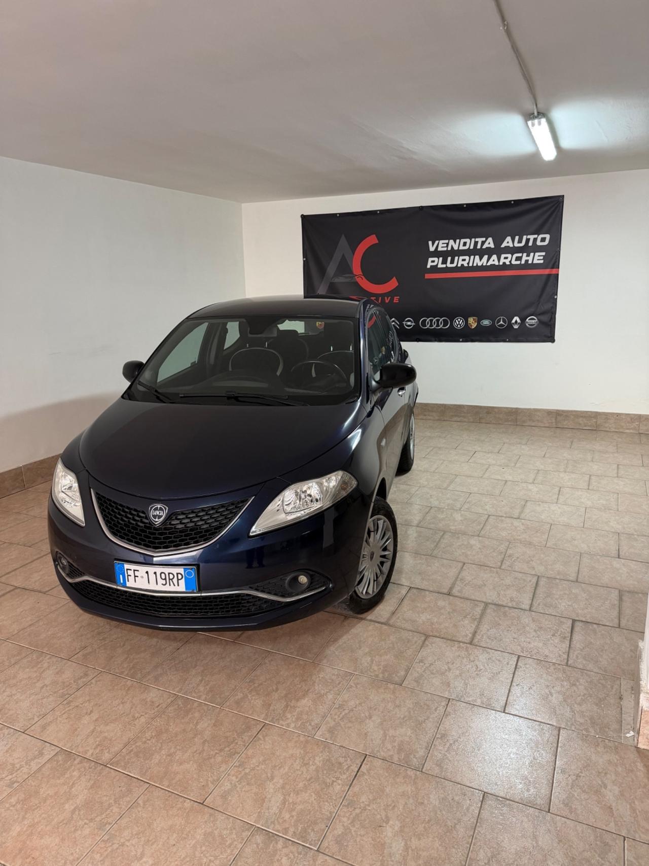 Lancia Ypsilon 0.9 TwinAir 85 CV 5 porte Metano Ecochic Platinum