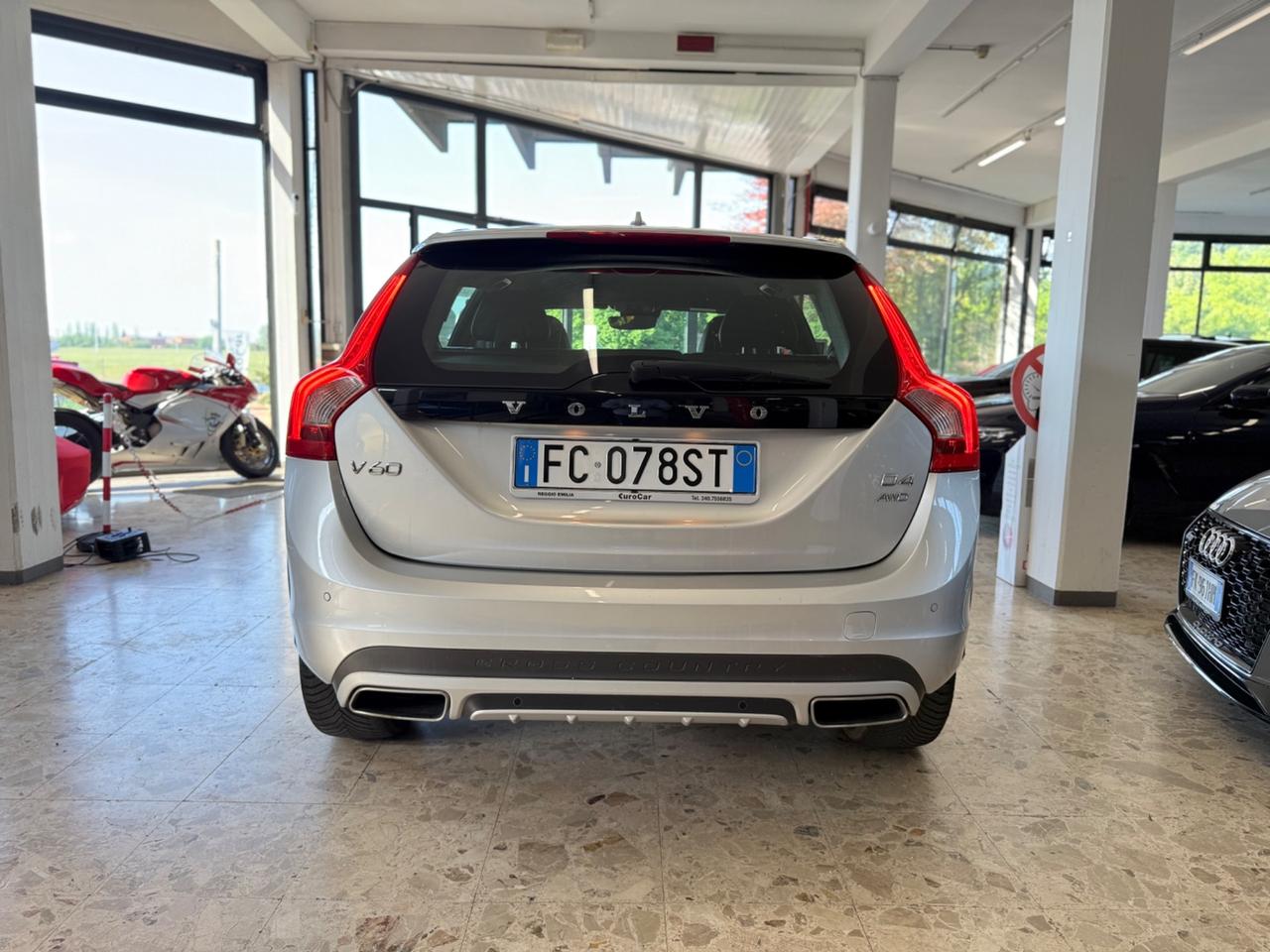 Volvo V60 Cross Country D4 AWD Aut Momentum 09/2016 Euro 6B