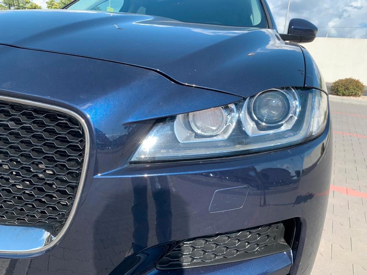 Jaguar F-Pace 2.0 D 180 CV AWD aut. R-Sport