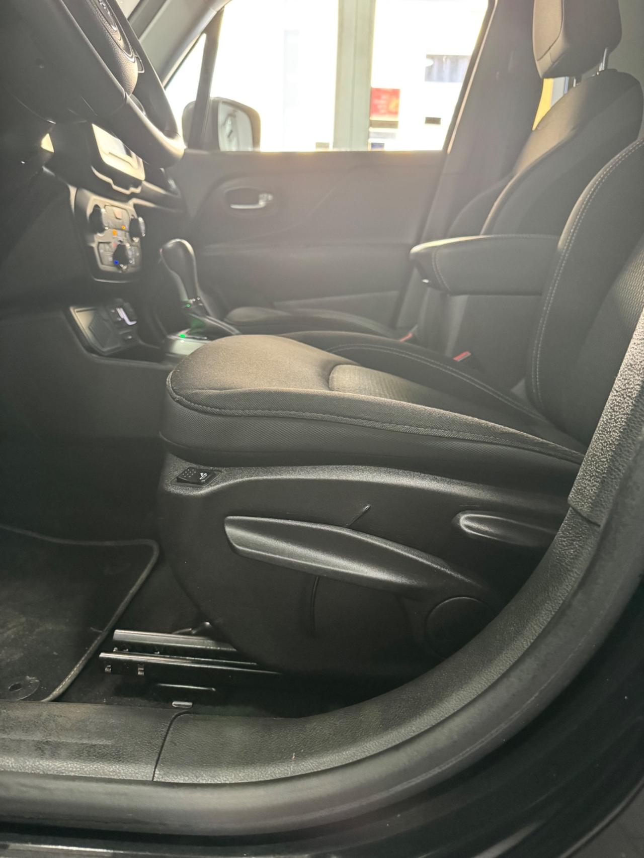 Jeep Renegade 1.3 T4 DDCT S