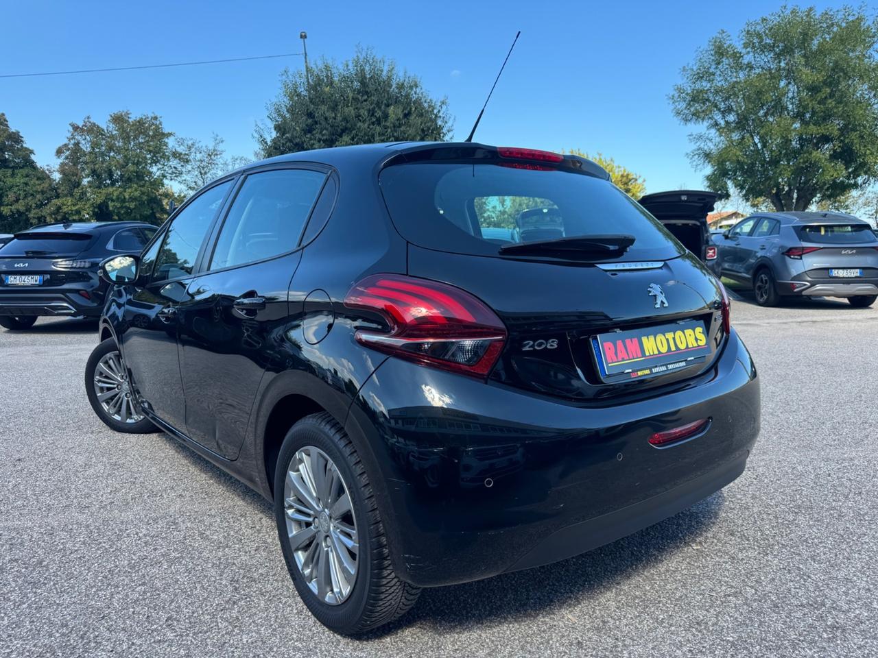 Peugeot 208 82cv 5p. GPL Allure NEOPATENTATI UNICO PROPRIETARIO