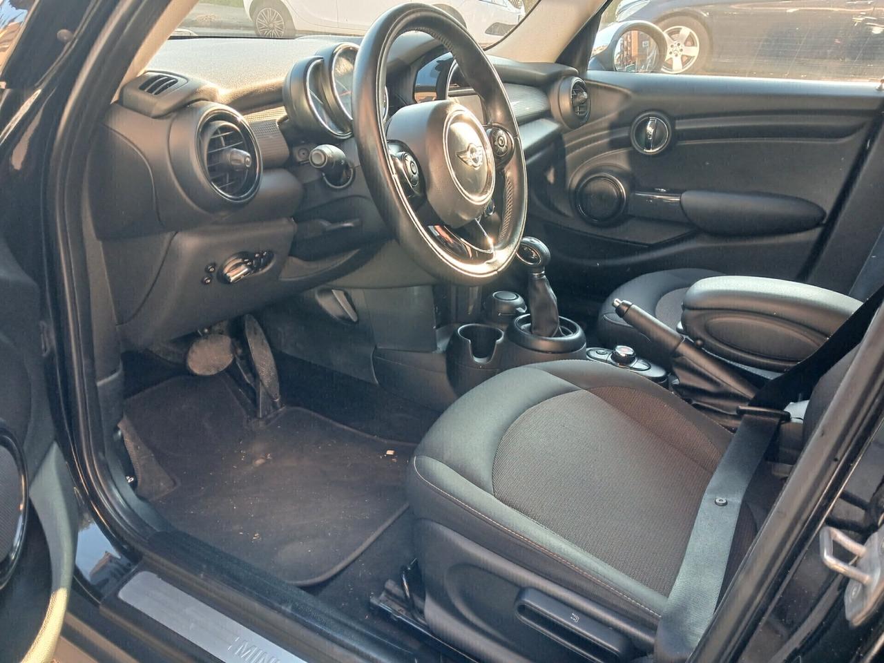 Mini 1.5 Cooper D 5 porte AUTOMATICO