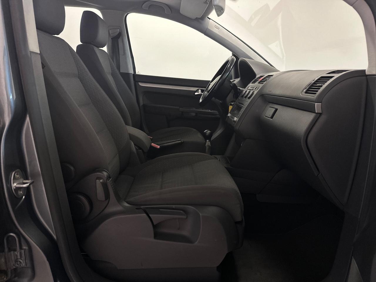Volkswagen Touran 2.0 16V TDI Trendline 7 POSTI