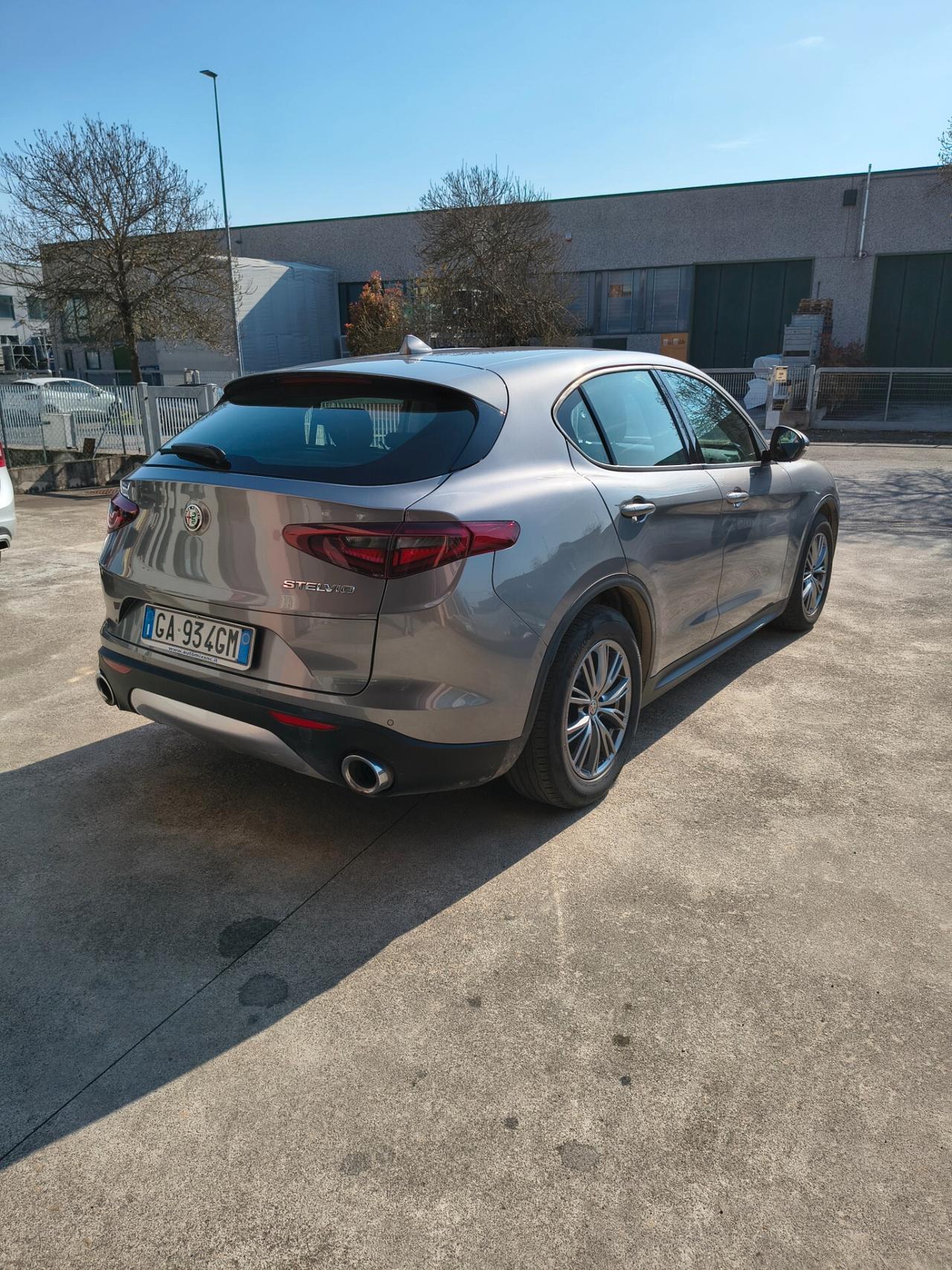 Alfa Romeo Stelvio 2.2 Turbodiesel 160 CV AT8 RWD Business