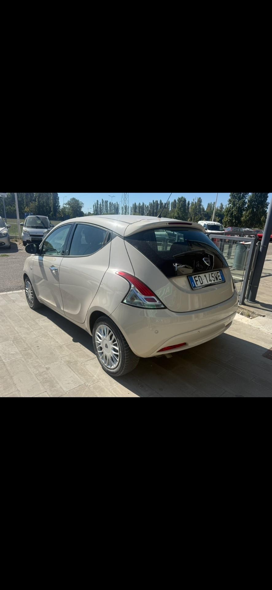 Lancia Ypsilon 1.3 MJT 16V 95 CV 5 porte S&S Gold