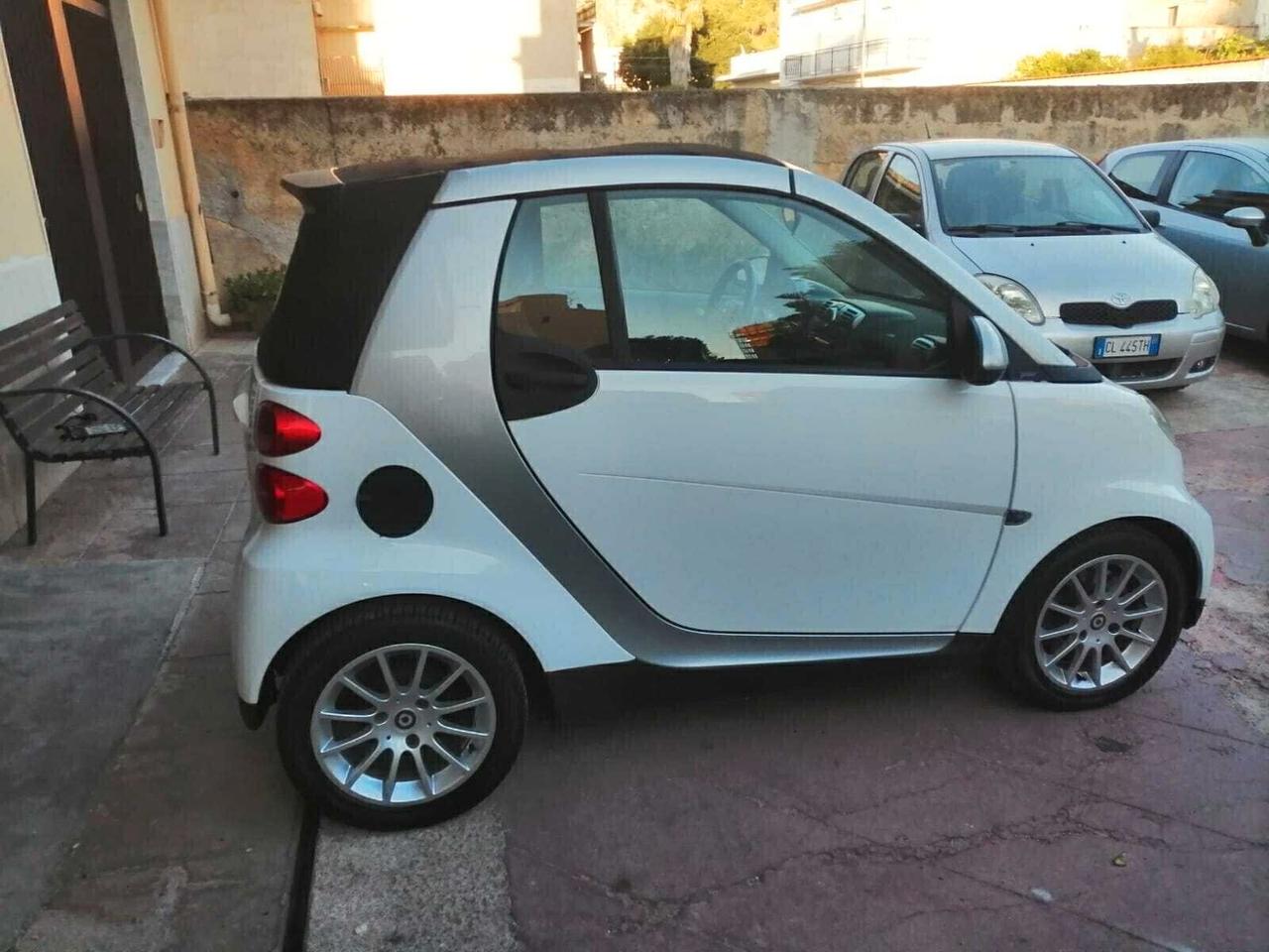 Smart ForTwo 1000 52 kW MHD cabrio passion 2011 Full