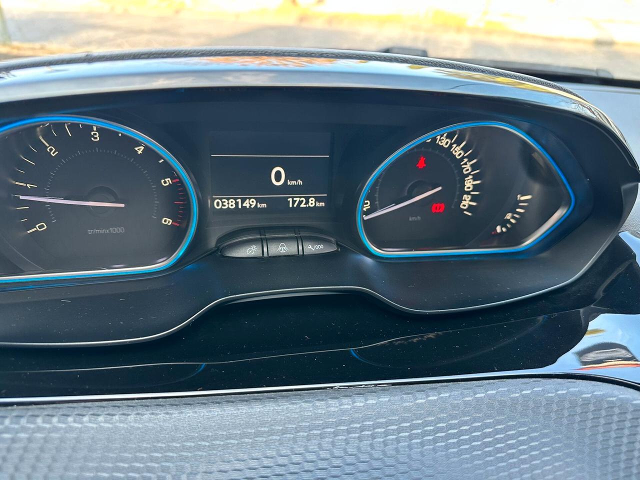 Peugeot 2008 BlueHDi 100 Allure