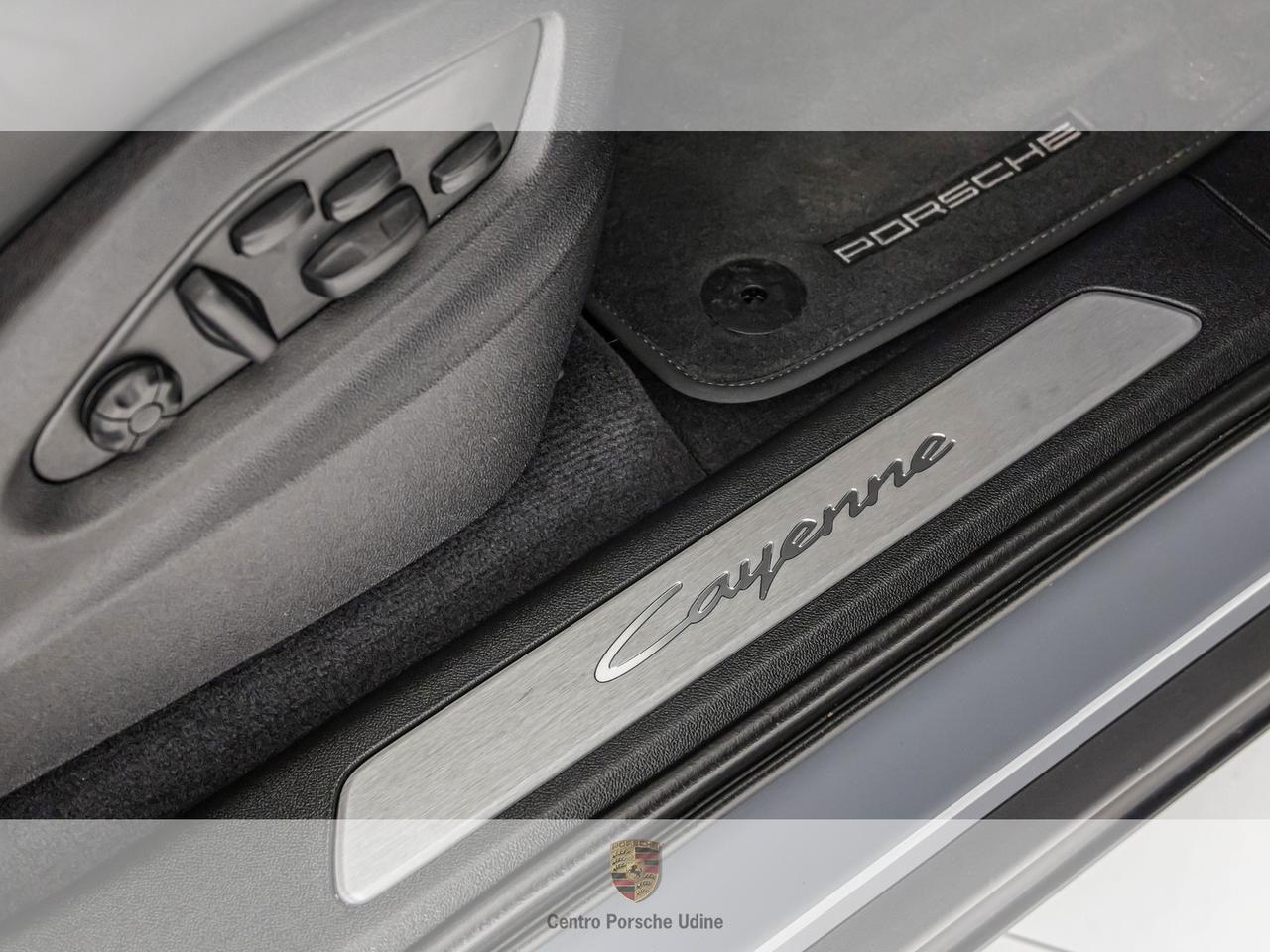 Porsche Cayenne coupe 3.0 e-hybrid tiptronic