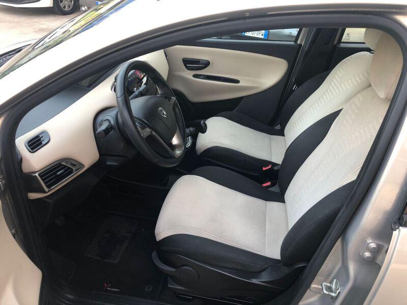 Lancia Ypsilon 1.3MJT 95cv anno 2015