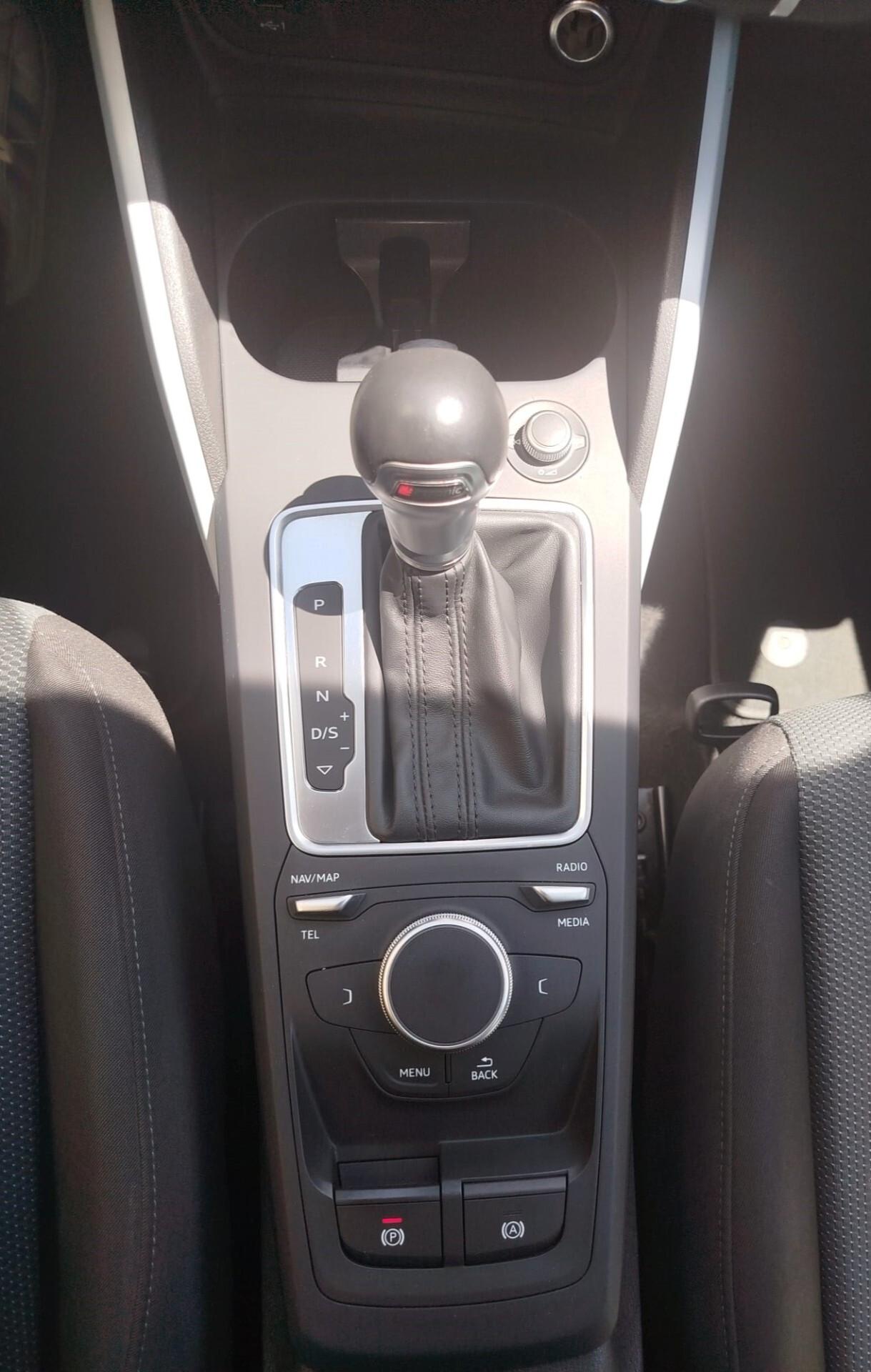 Audi Q2 S tronic 1.6 116CV Design 2020 TETTO NEO