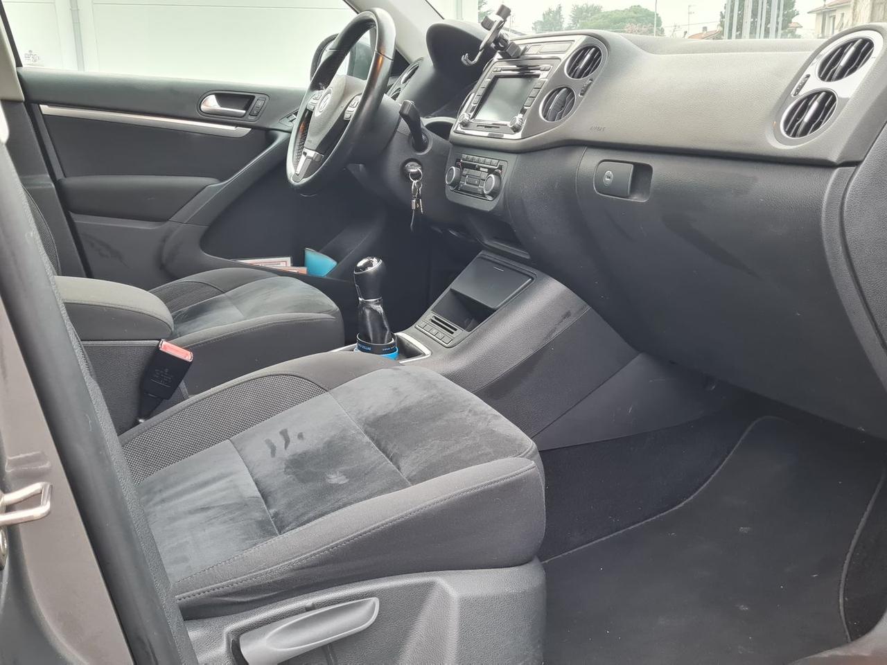 Volkswagen Tiguan 2.0 TDI BlueMotion Sport S #9743