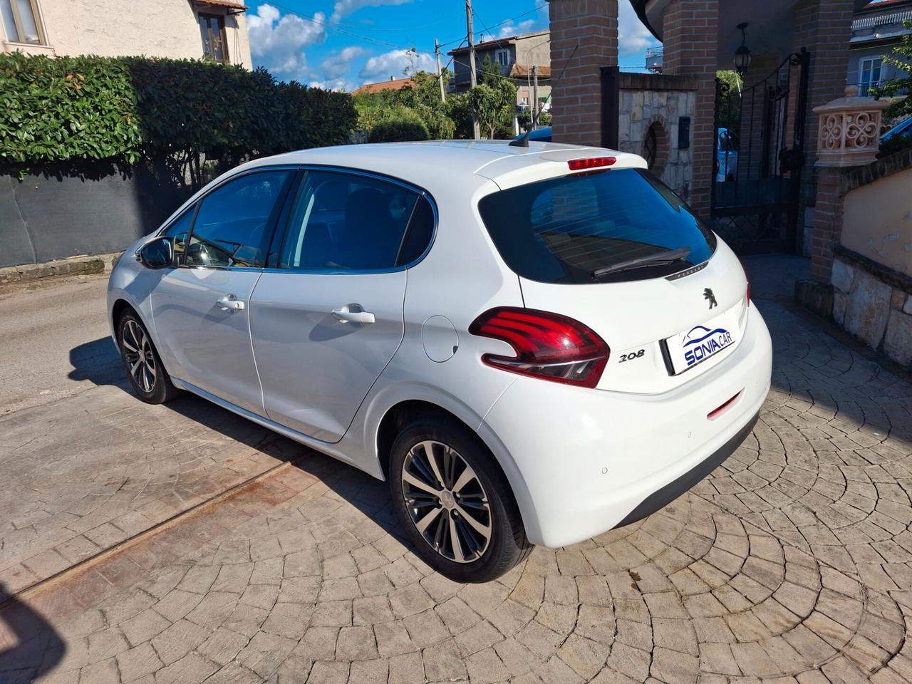 Peugeot 208 BlueHDi 75 5 porte Allure neopatentati