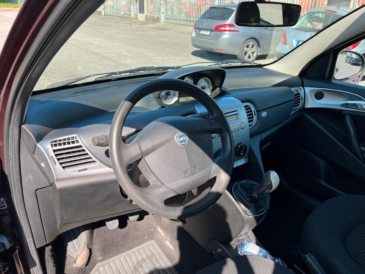 Lancia Ypsilon 1.3 MJT 75 CV Argento