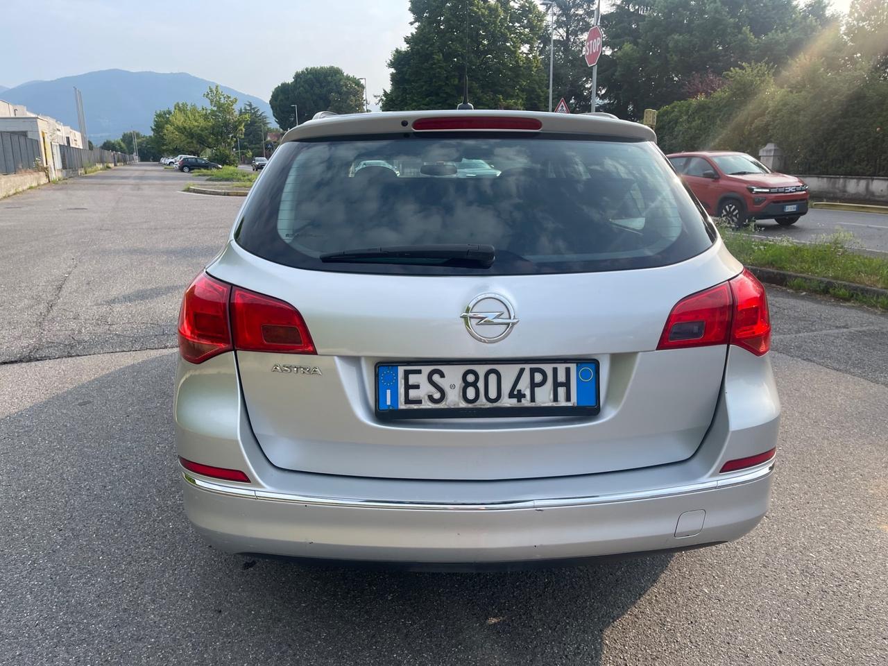 Opel Astra Opel astra euro 5, anno 2013 1.4 benzina Gpl