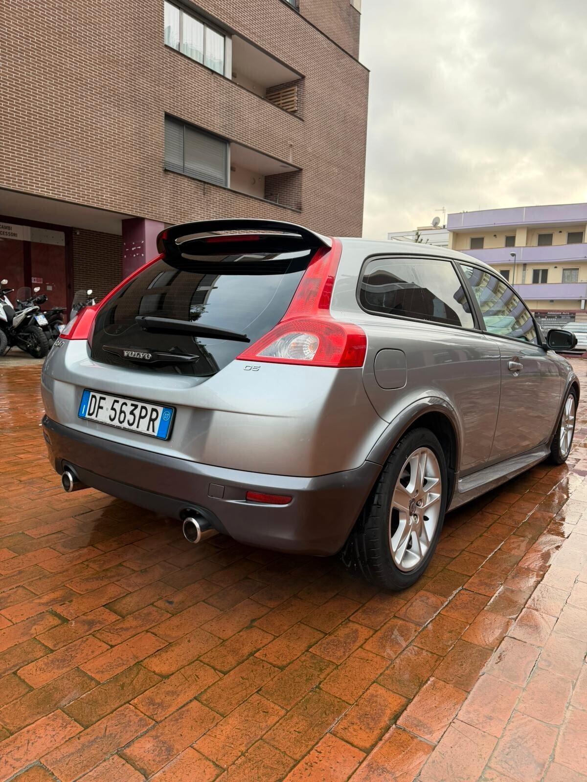Volvo C30 2.4 D5 aut. R-DESIGN