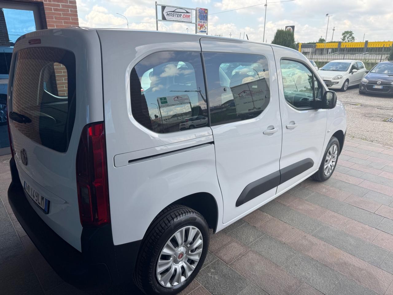 Fiat Doblo Doblò 1.6 MJT 105CV S&S PC Combi N1 Lounge. 5 posti