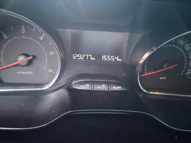 PEUGEOT 208 129,277km 1.4 8V e-HDi 68CV S&S robot. 5p. Active
