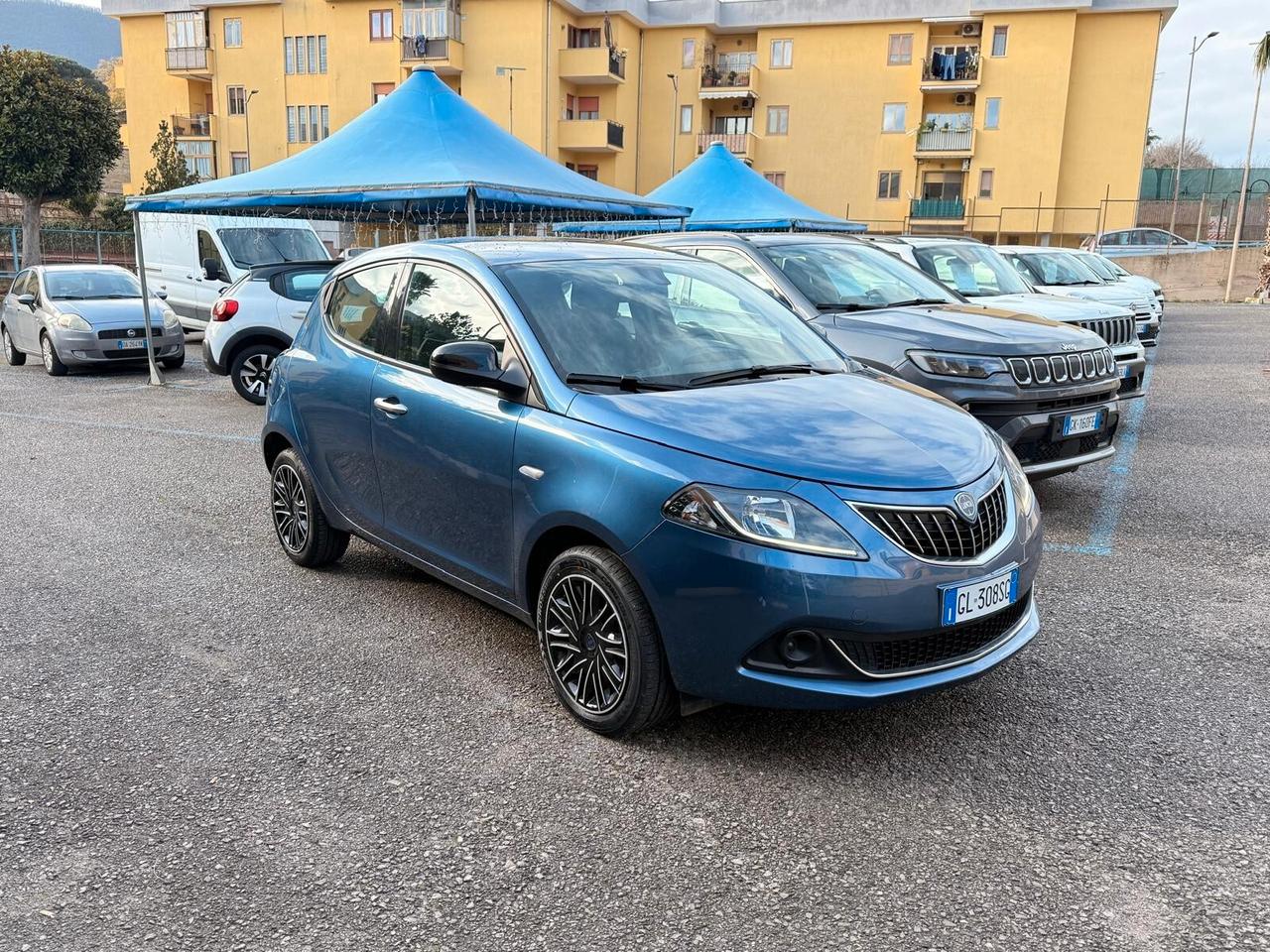 Lancia Ypsilon 1.0 FireFly 5 porte S&S Hybrid Silver