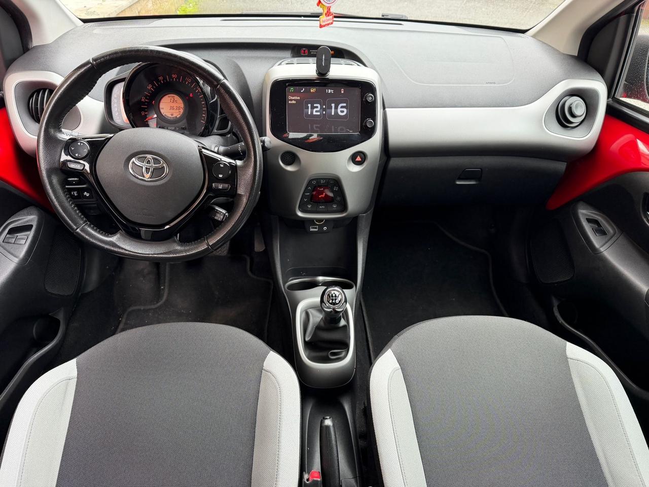 Toyota Aygo 1.0 VVT-i 69CV x-play *NEOPATENTATI*