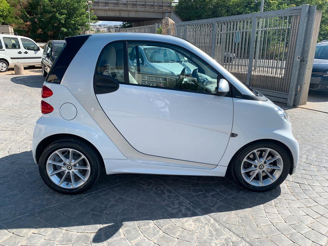 Smart ForTwo 1000 52 kW MHD coupé passion