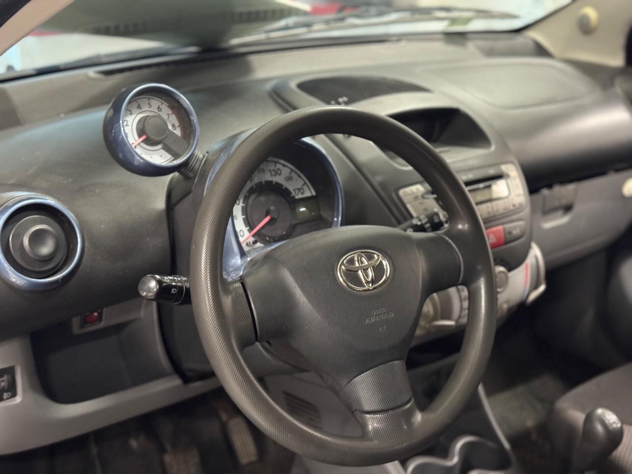 Toyota Aygo 5 porte NEOPATENTATI