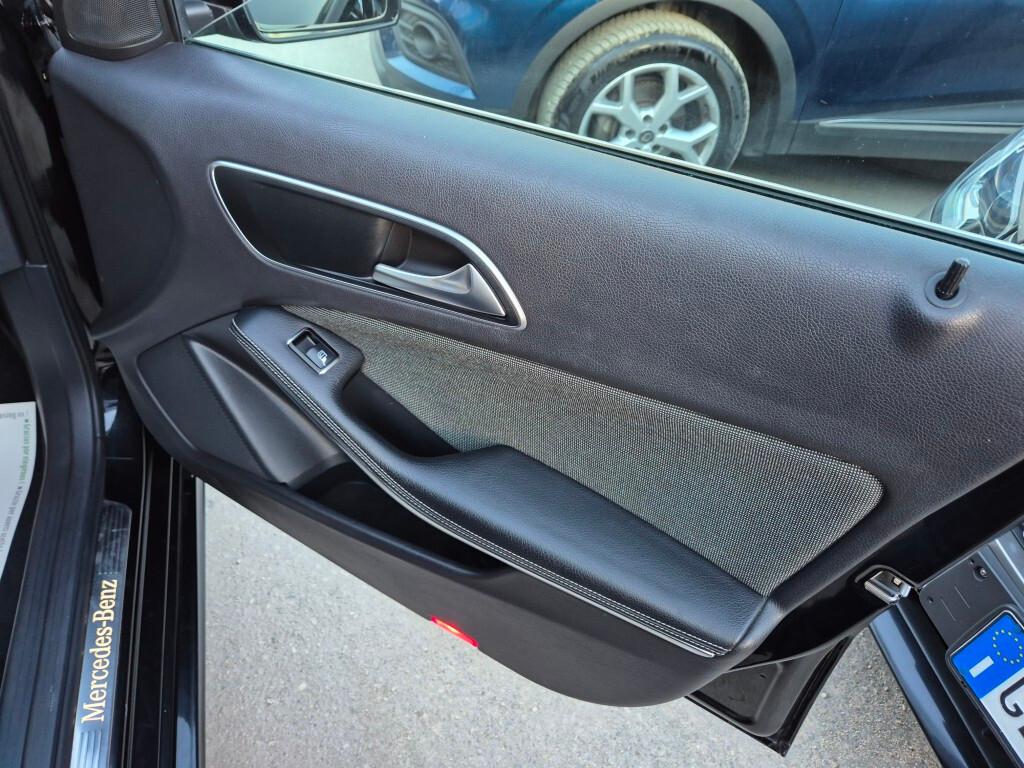 Mercedes A 180 d business 110cv