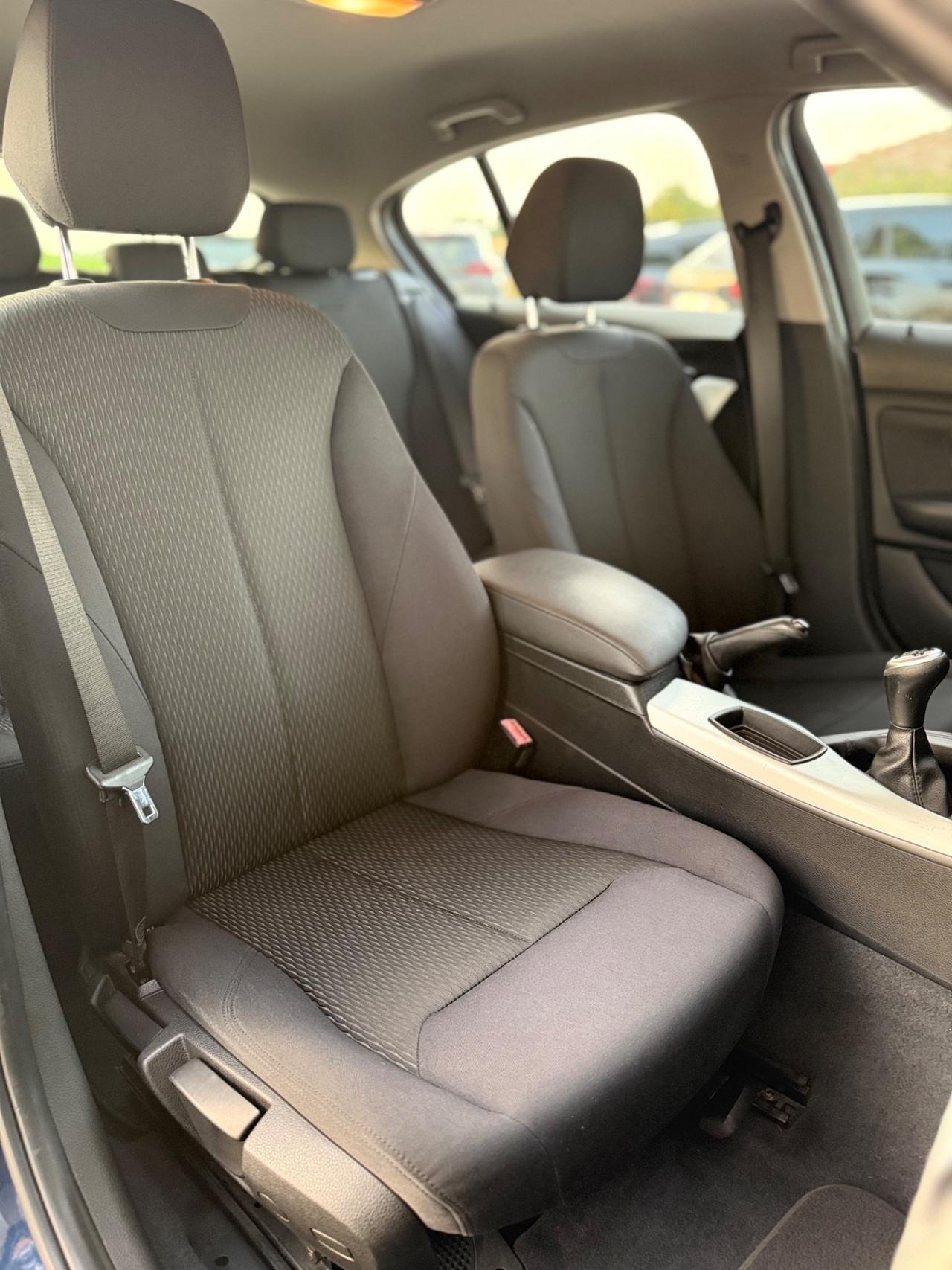Bmw 118 118d 5p. Urban