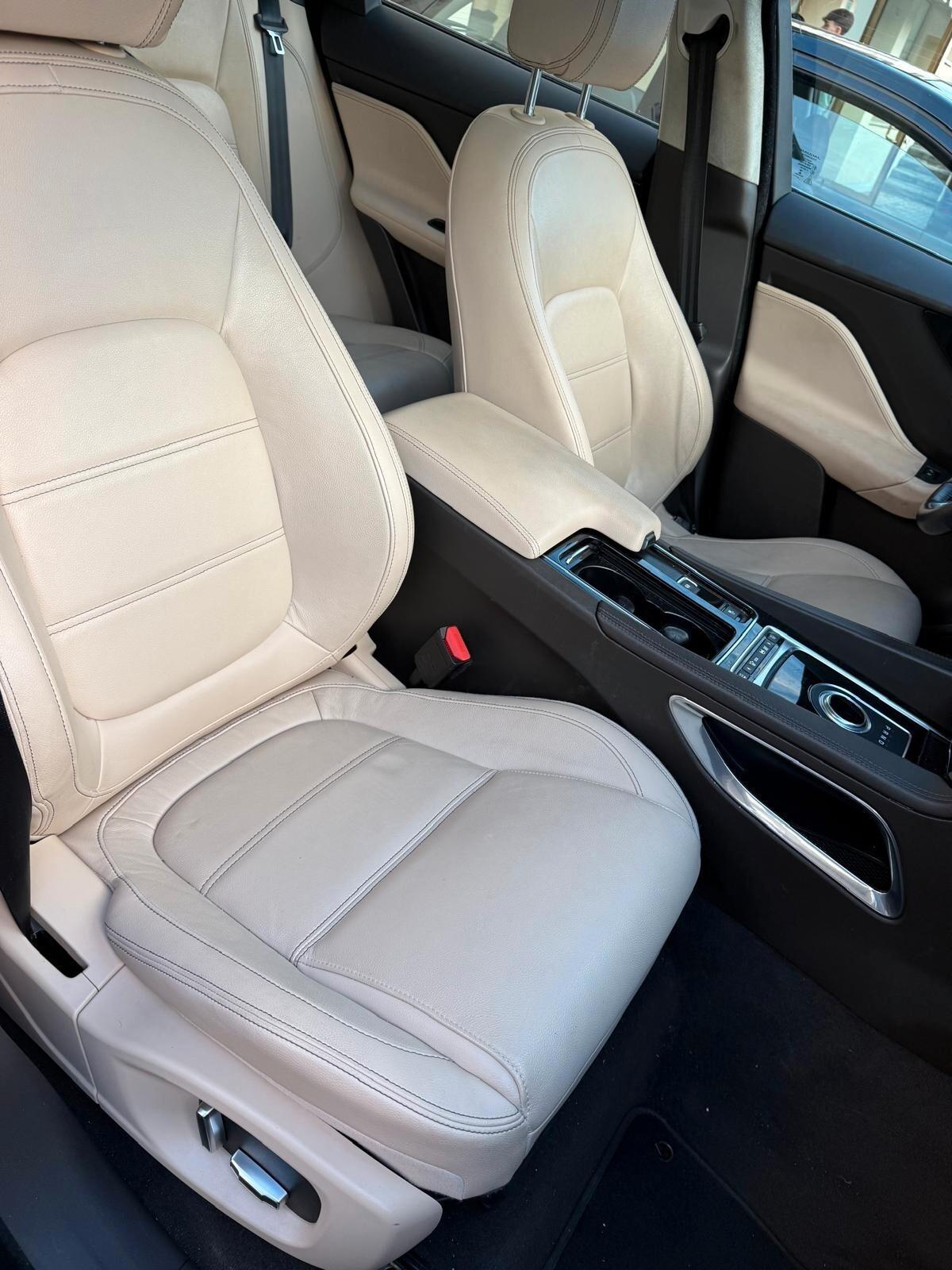 Jaguar F-Pace 2.0 180 CV AWD-4X4