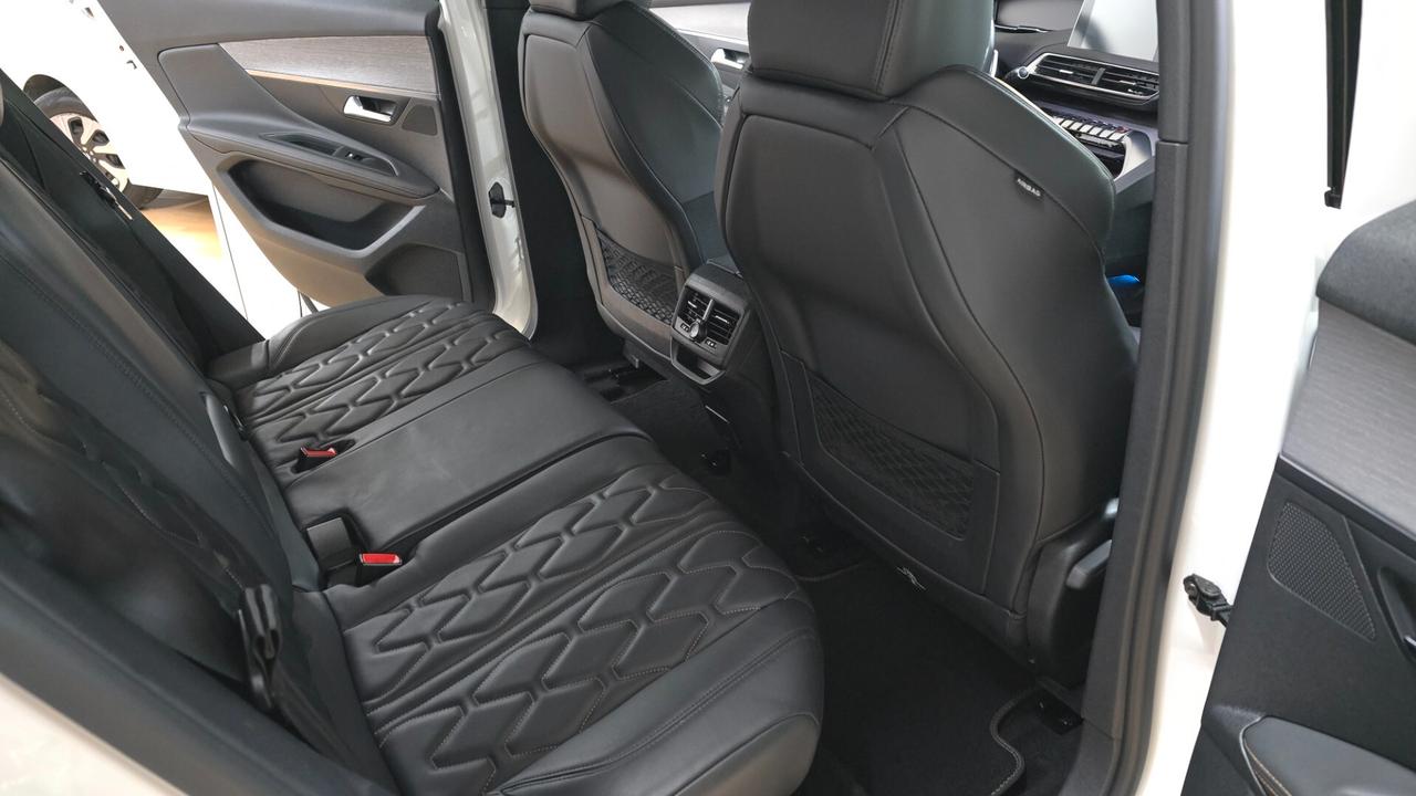 Peugeot 3008 BlueHDi 180 S&S EAT8 GT