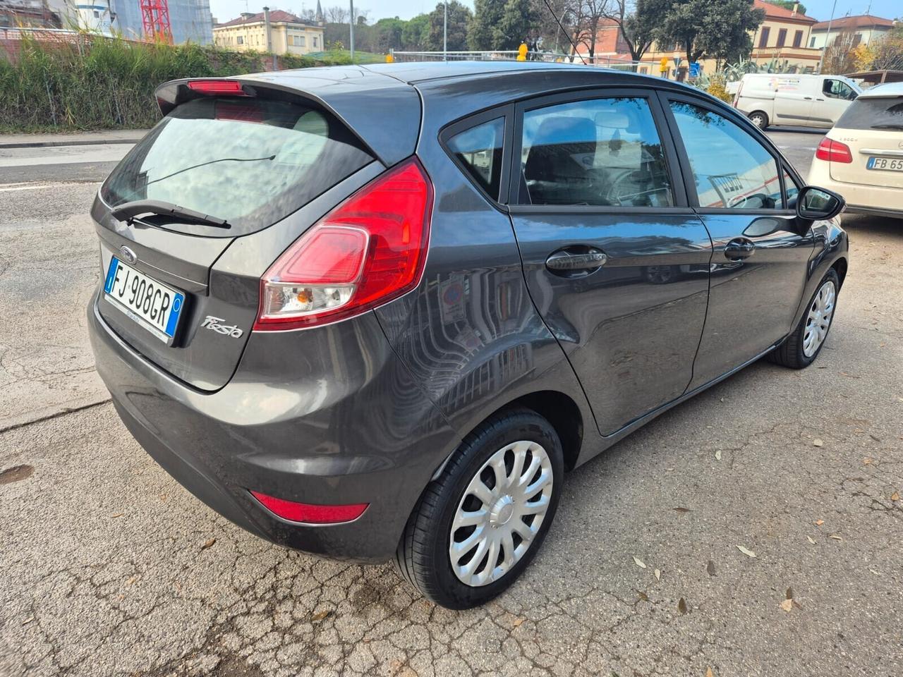 Ford Fiesta Plus 1.5 TDCi 75CV 5 porte