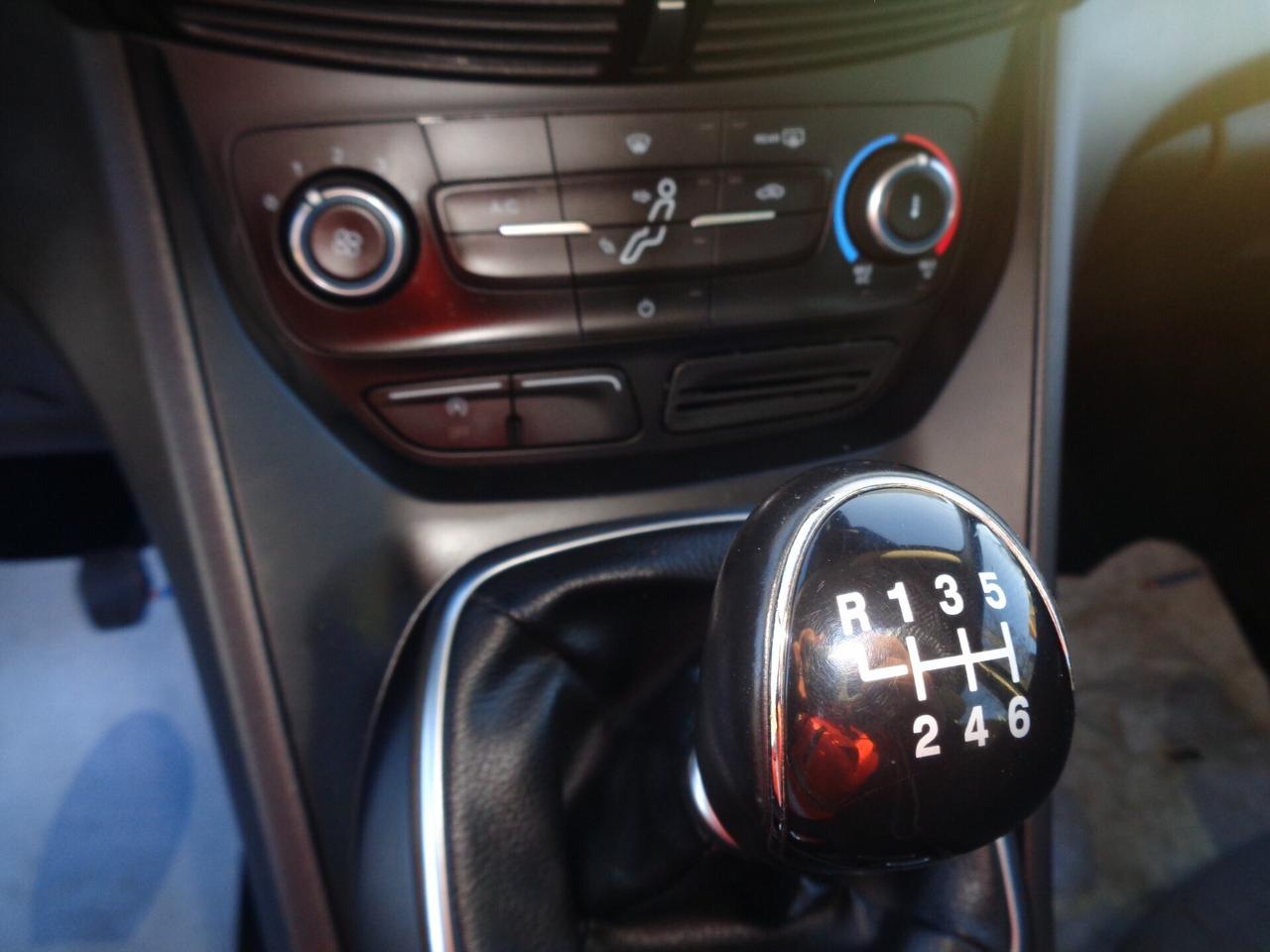 Ford C-Max 1.5 TDCi 95CV full da vetrina