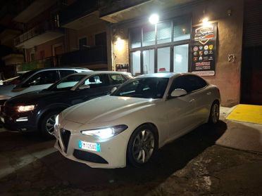 Alfa Romeo Giulia 2.2 Turbodiesel 150 CV AT8