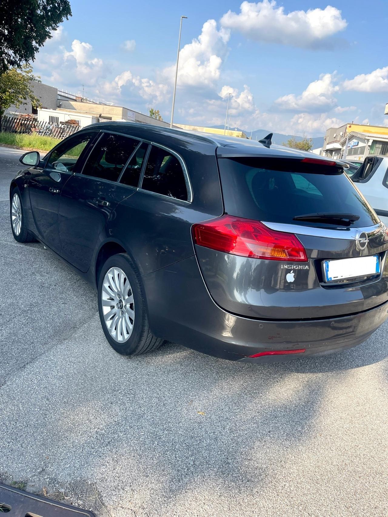 Opel Insignia 2.0 CDTI Sports Tourer Cosmo 2011