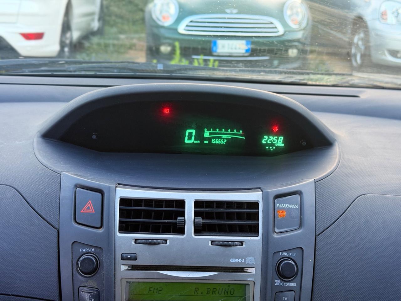 Toyota Yaris 1.0 benzina 3 porte Luxury pack 69cv 2009