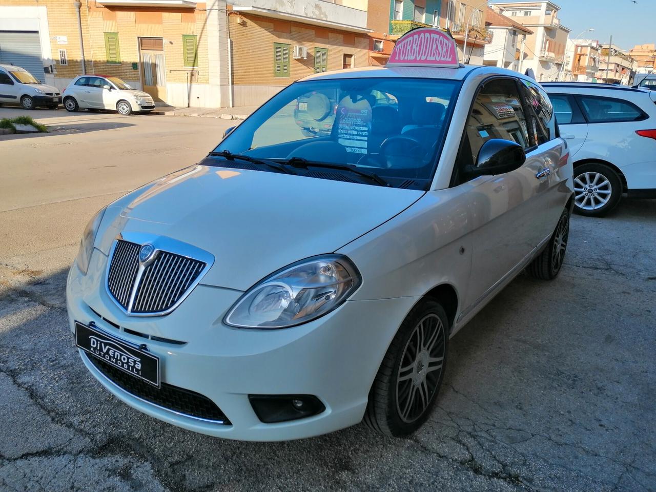 Lancia Ypsilon 1.3 MJT 75 CV Elle