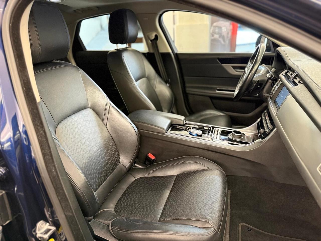 Jaguar XF 2.0 D 240 CV aut. Prestige