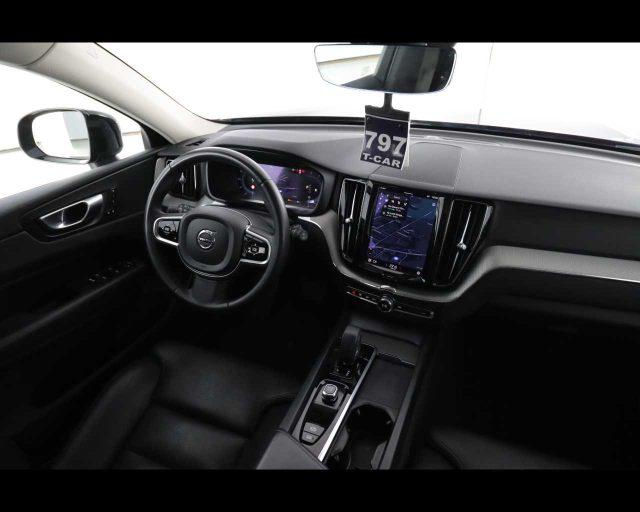 VOLVO XC60 B4 (d) automatico Plus Dark