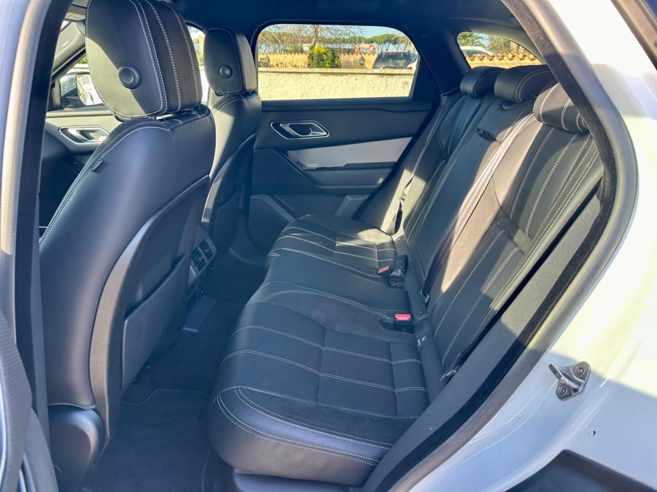 Velar 2.0D I4 240 CV R-Dynamic DEL 2020 PARI AL NUOVO