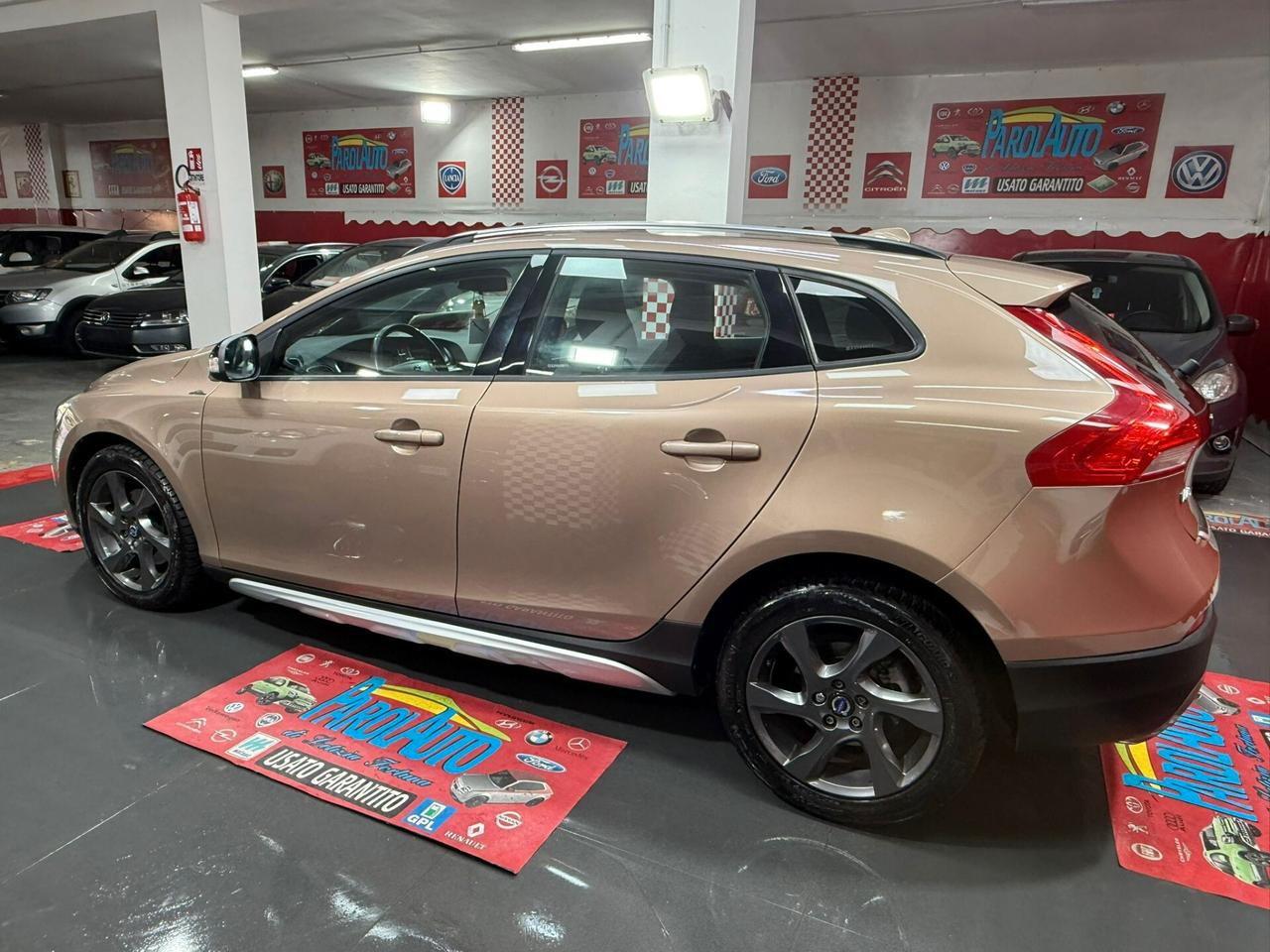 Volvo V40 Cross Country D2 1.6 114cv - 2014