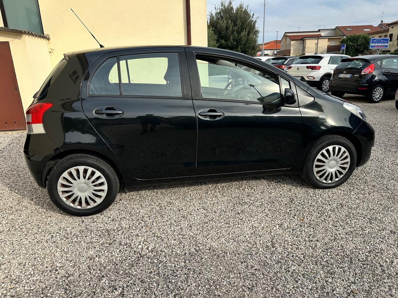 Toyota Yaris 1.3 5 porte (Dayhatsu Charade)