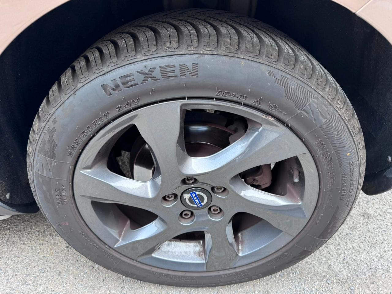 Volvo V40 Cross Country D2 1.6 Summum*EURO5B*NEOPATENTATI