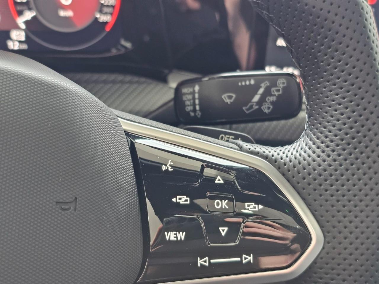 Volkswagen Golf R-Line Tetto Navi Camera C.18" RLine R Line Led